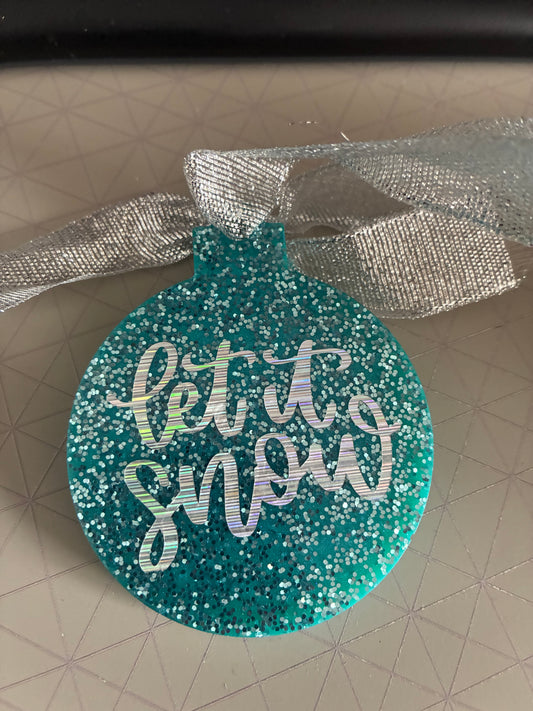 Unique resin flat bauble with vinyl quote