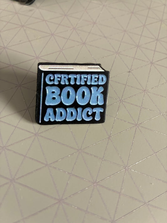 Certified book addict Pin badge