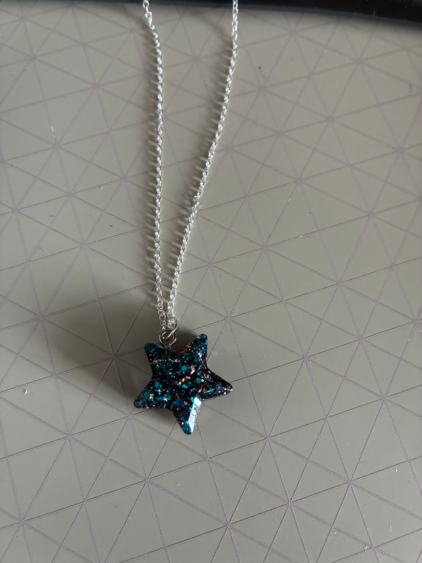 Resin pendant necklace