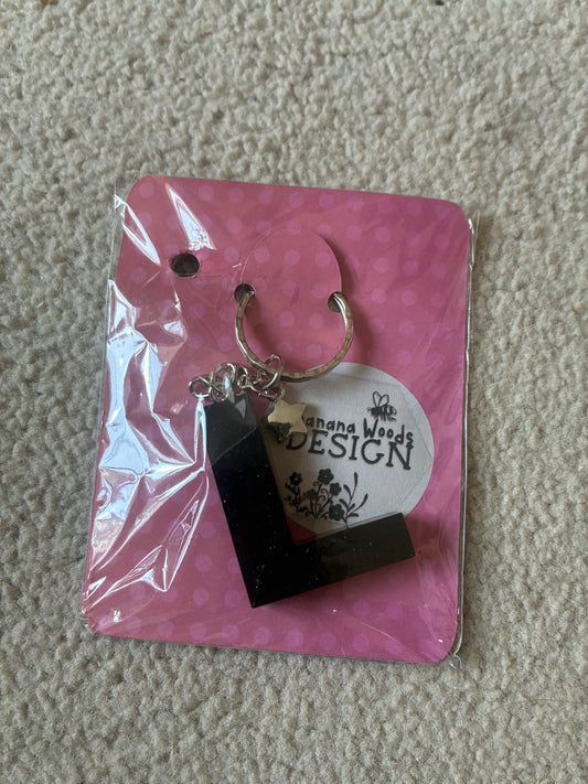 L Resin initial keyring