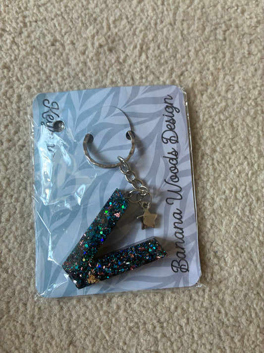 V Resin initial keyring