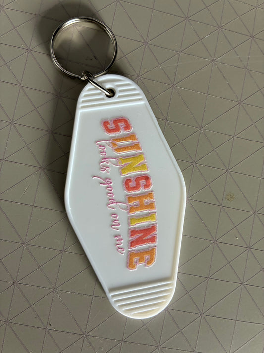 Sunshine looks good on me Motel keyring