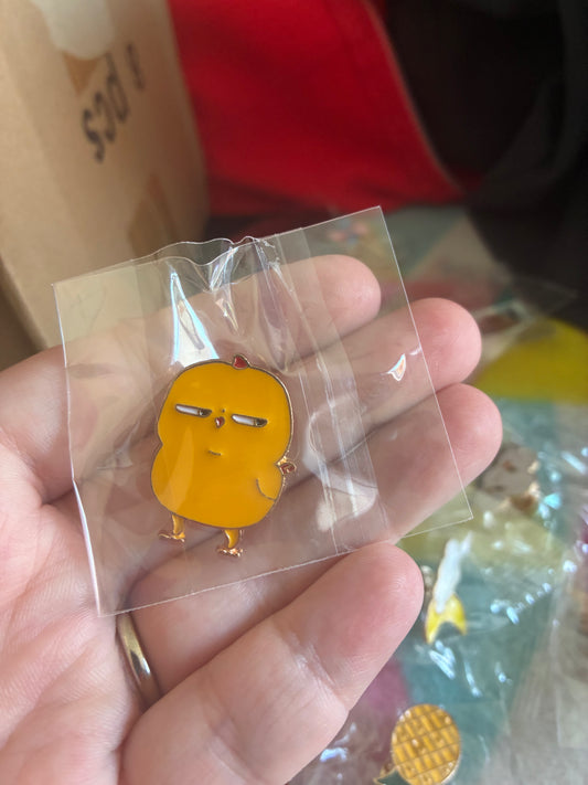 Chick Side Eye Pin badge