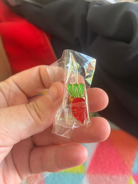 Radish Pin badge