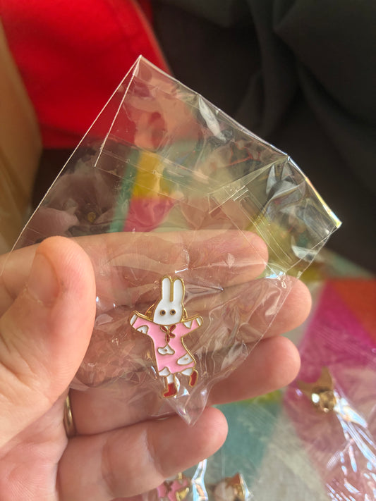 Pink dress bunny Pin badge