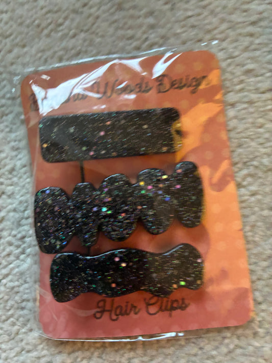3x hairclips (resin)