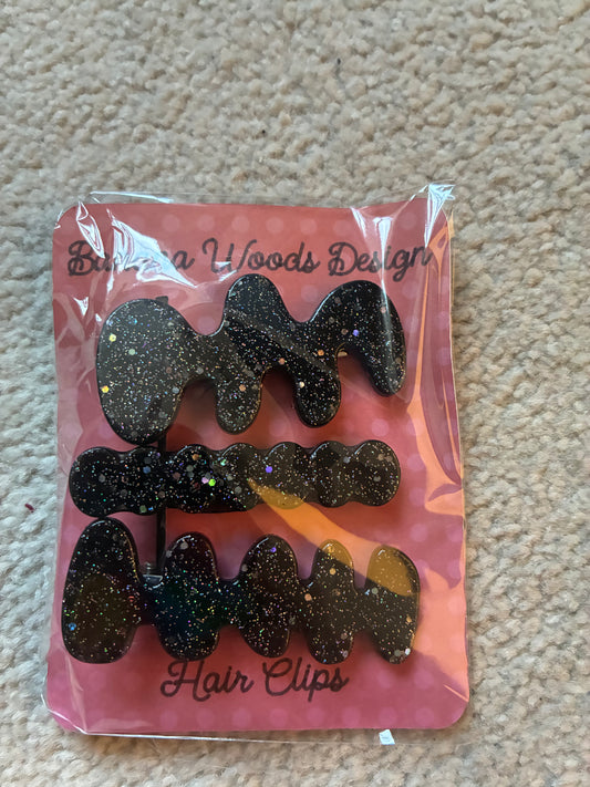 3x hairclips (resin)
